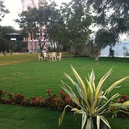 ออยส์เตอร์แอร์พอร์ตโฮเต็ล Hotel ไฮเดอราบัด ภายนอก รูปภาพ